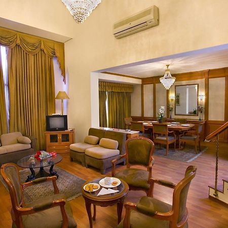 The Bmk Hotel New Delhi Eksteriør bilde