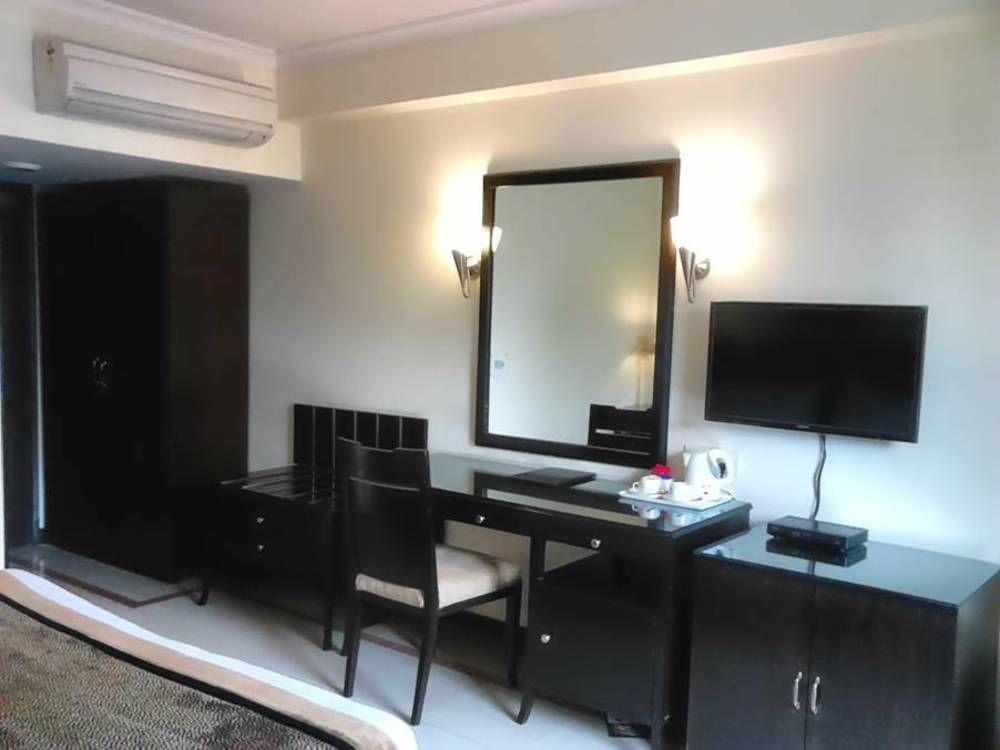 The Bmk Hotel New Delhi Eksteriør bilde