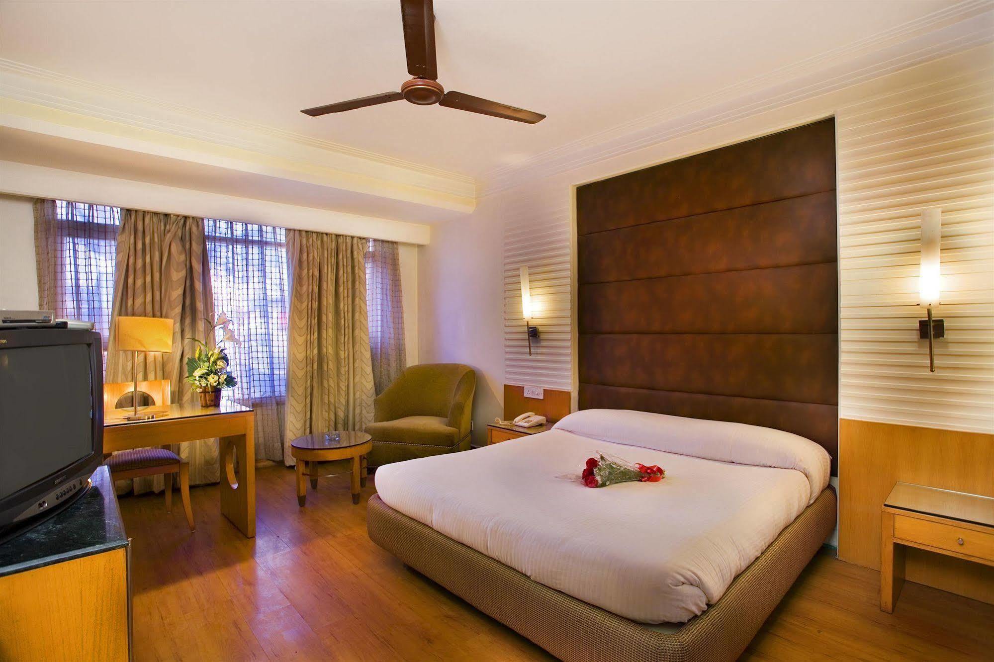 The Bmk Hotel New Delhi Eksteriør bilde