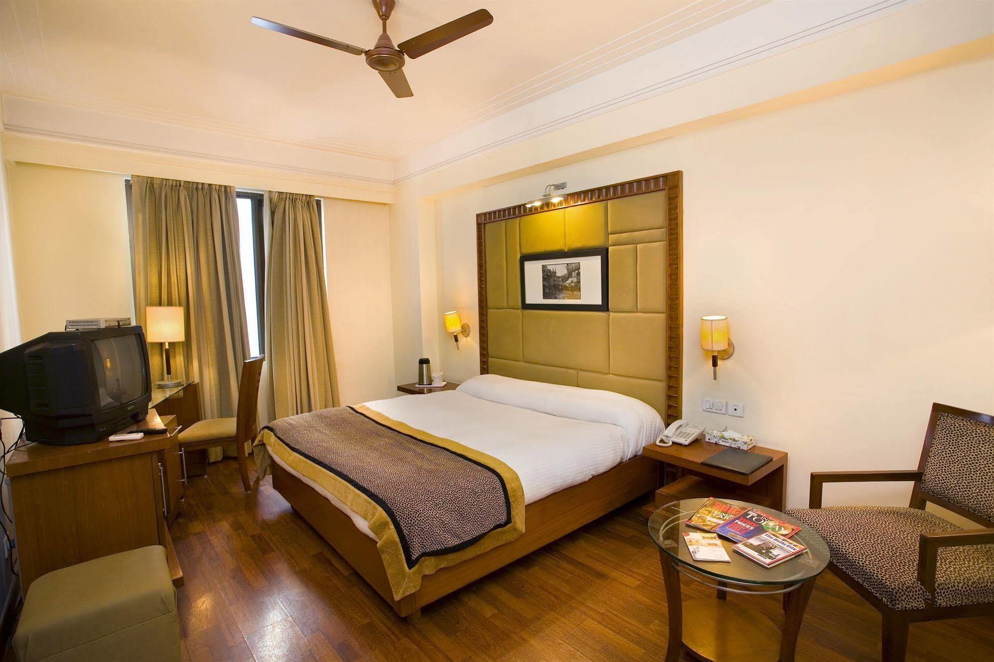 The Bmk Hotel New Delhi Eksteriør bilde